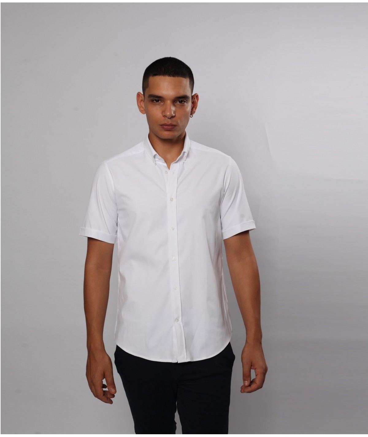 Chemise unie demi manches